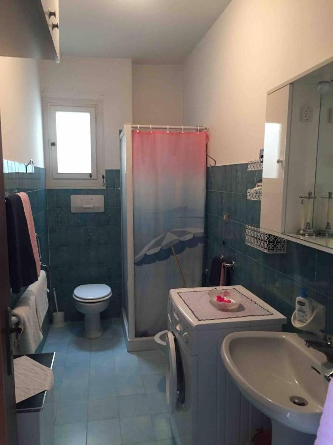 A Due Passi Dal Mare Apartment Vallecrosia Bagian luar foto