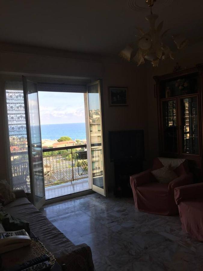 A Due Passi Dal Mare Apartment Vallecrosia Bagian luar foto