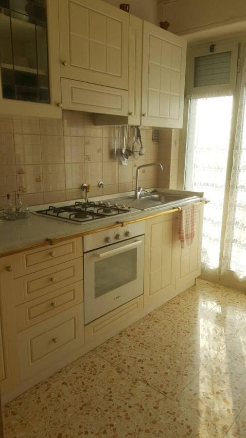 A Due Passi Dal Mare Apartment Vallecrosia Bagian luar foto