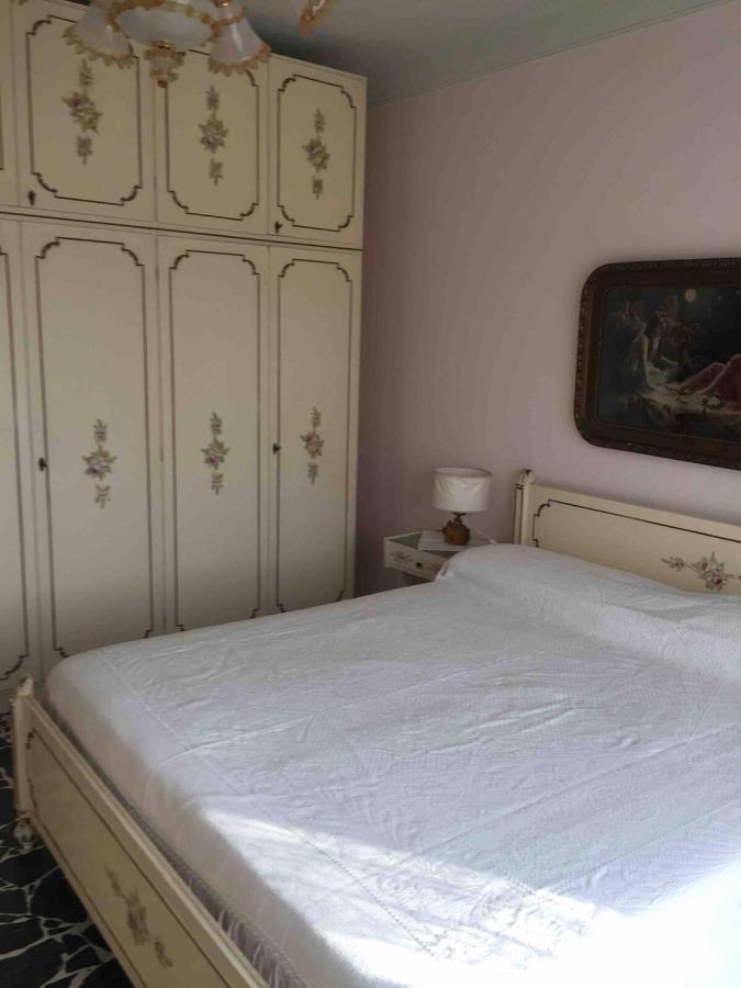 A Due Passi Dal Mare Apartment Vallecrosia Bagian luar foto